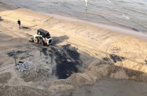 فيديو: تلوث شاطئ البحر بالقرب من ميناء يافا بالمياه العادمة